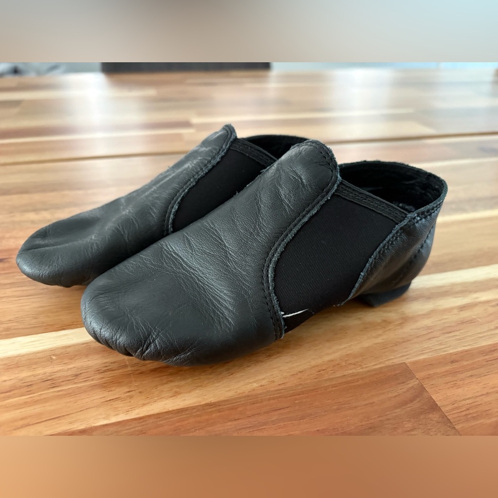 Capezio Jazz Shoes 12.5 (child)